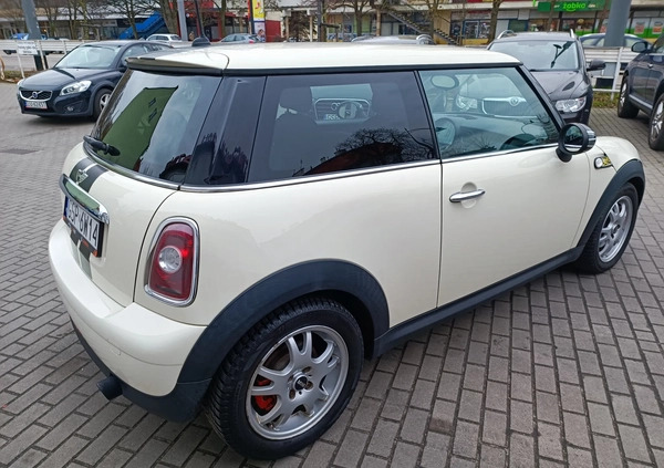 MINI ONE cena 15500 przebieg: 210360, rok produkcji 2009 z Sieniawa małe 301